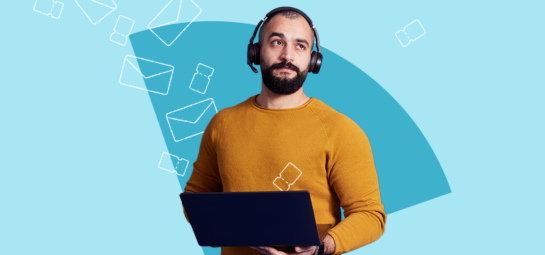 How to select the best ITSM tool for your org blog - Header image shows ITSM consultant in orange shirt holding laptop.