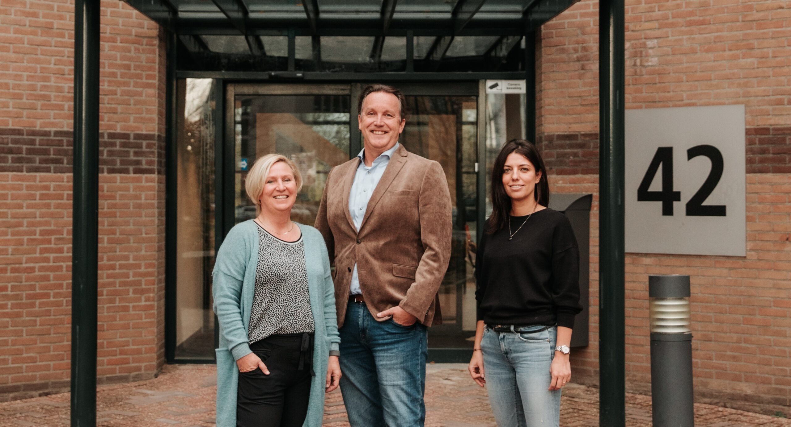 Manager Servicedesk Ageeth Jeijsman, manager IV-operatie Jeroen Rijkeboer en servicemanager Bianca van Hulst van Ipse de Bruggen